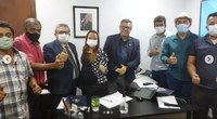 Vereadores e Prefeito Geciran Saraiva visitam o gabinete do Deputado Jair Farias em busca de melhorias ao Município de Dois Irmãos